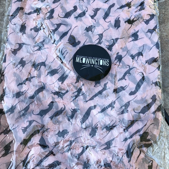New in package Meowingtons chiffon cat print scarf - Picture 2 of 2